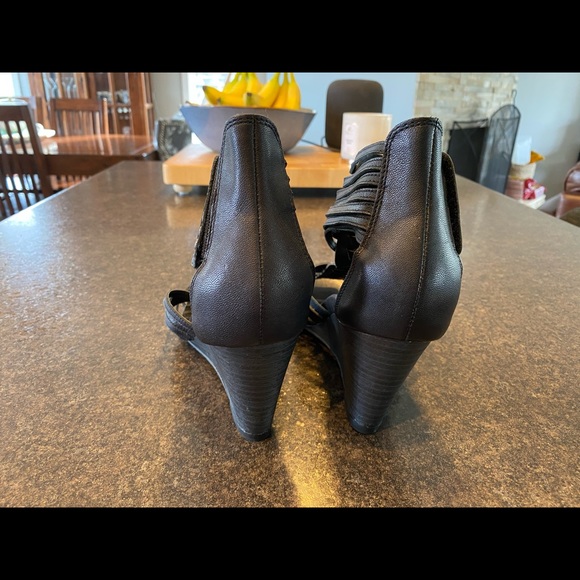 NWOT Black Leather Wedges - Picture 3 of 4